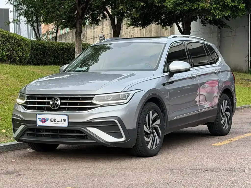 Volkswagen Tiguan L — фото 1