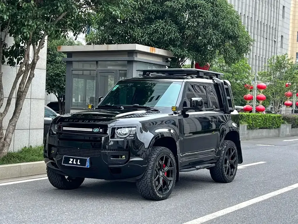 Land Rover Defender — фото 1