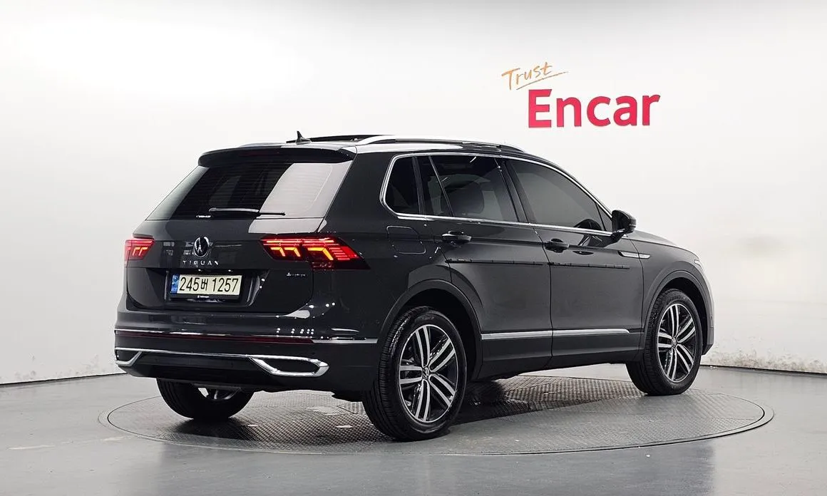 Volkswagen Tiguan — фото 6