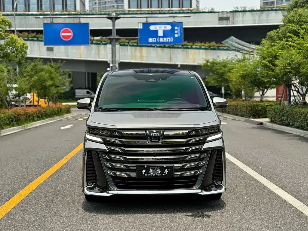 Toyota Vellfire — фото 9