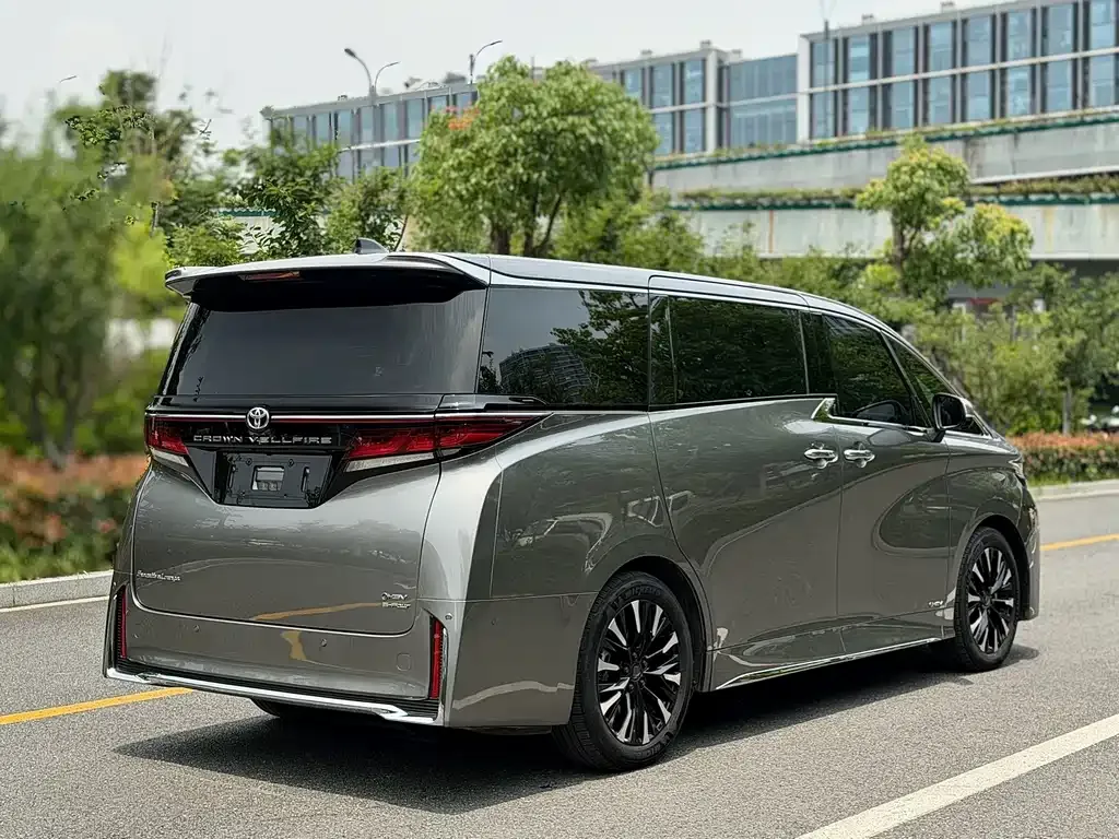 Toyota Vellfire — фото 7