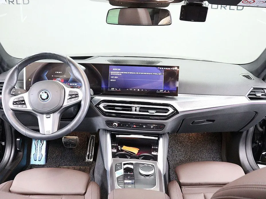 BMW i4 — фото 10