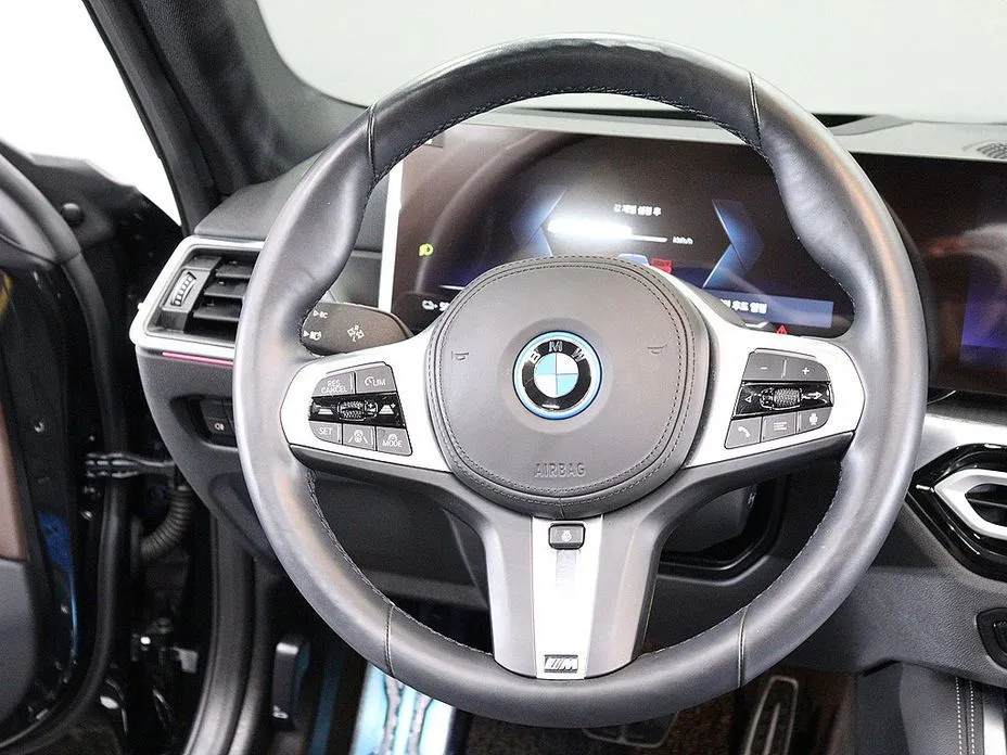 BMW i4 — фото 6