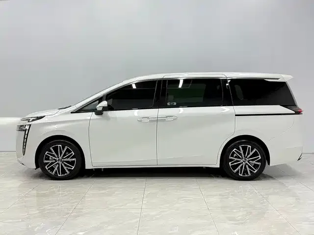 GAC Motor Trumpchi E8 — фото 2
