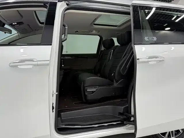 GAC Motor Trumpchi E8 — фото 8