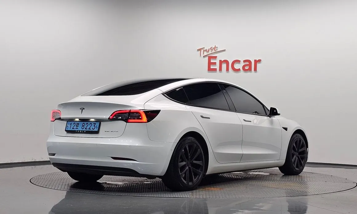 Tesla Model 3 — фото 3