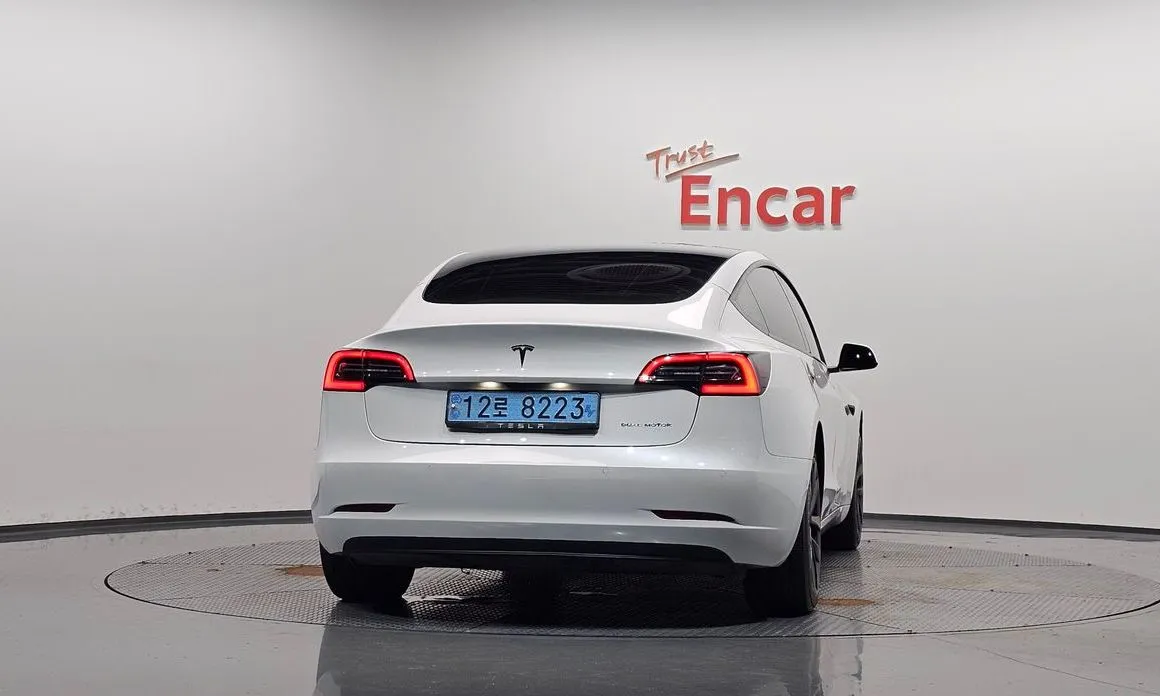 Tesla Model 3 — фото 5