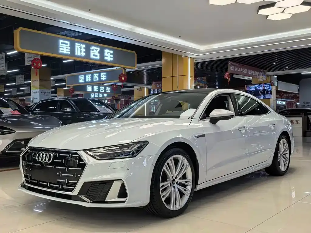 Audi A7L — фото 1