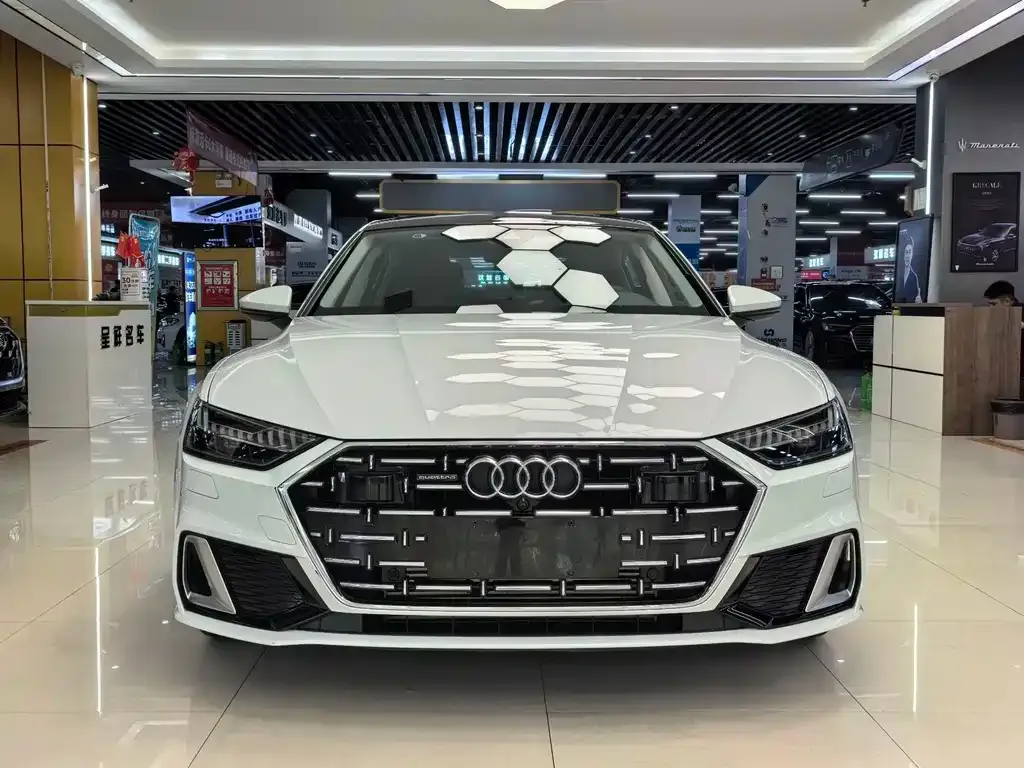 Audi A7L — фото 9