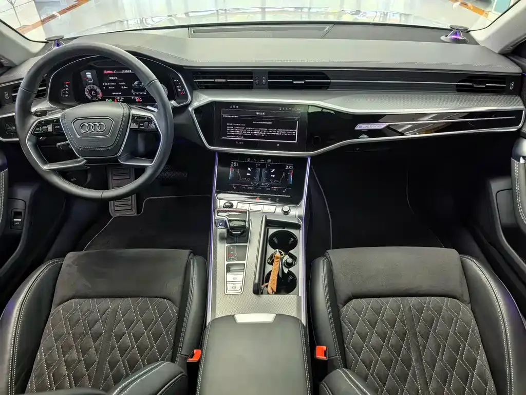 Audi A7L — фото 7