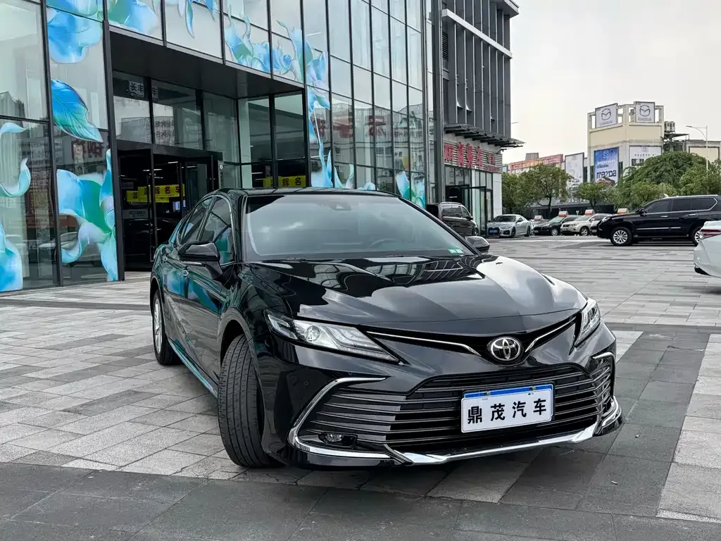 Toyota Camry — фото 7