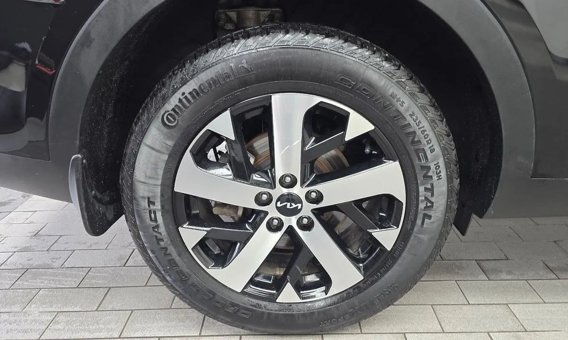 Kia Sorento — фото 7
