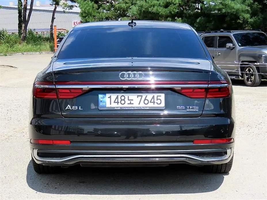 Audi A8 — фото 5