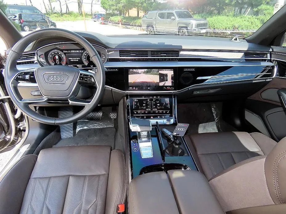 Audi A8 — фото 4