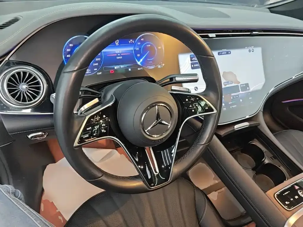 Mercedes-Benz EQS — фото 10