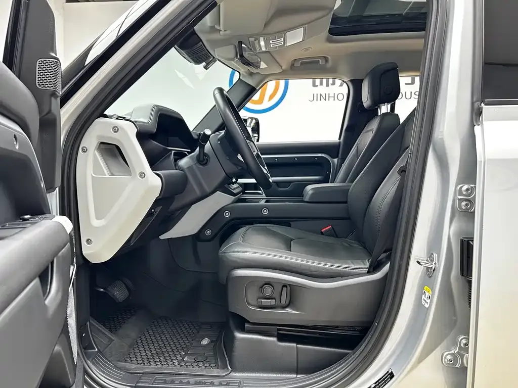 Land Rover Defender — фото 10