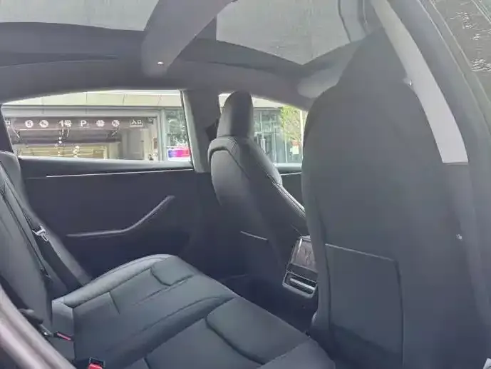 Tesla Model 3 — фото 2