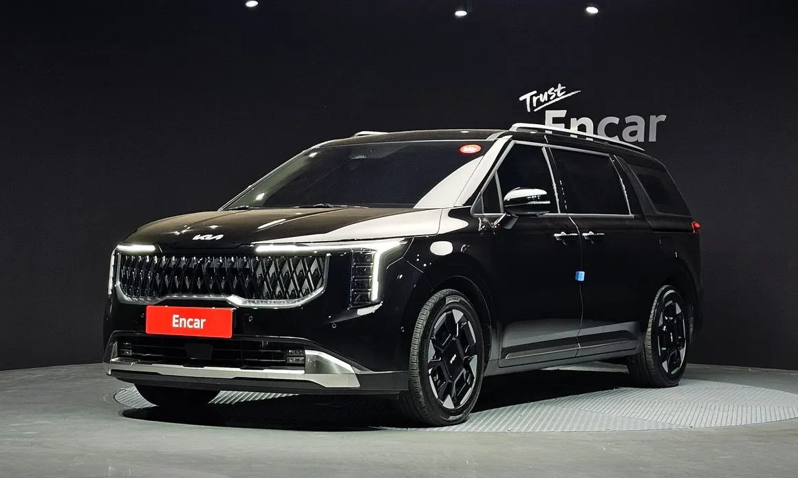 Kia Carnival — фото 1