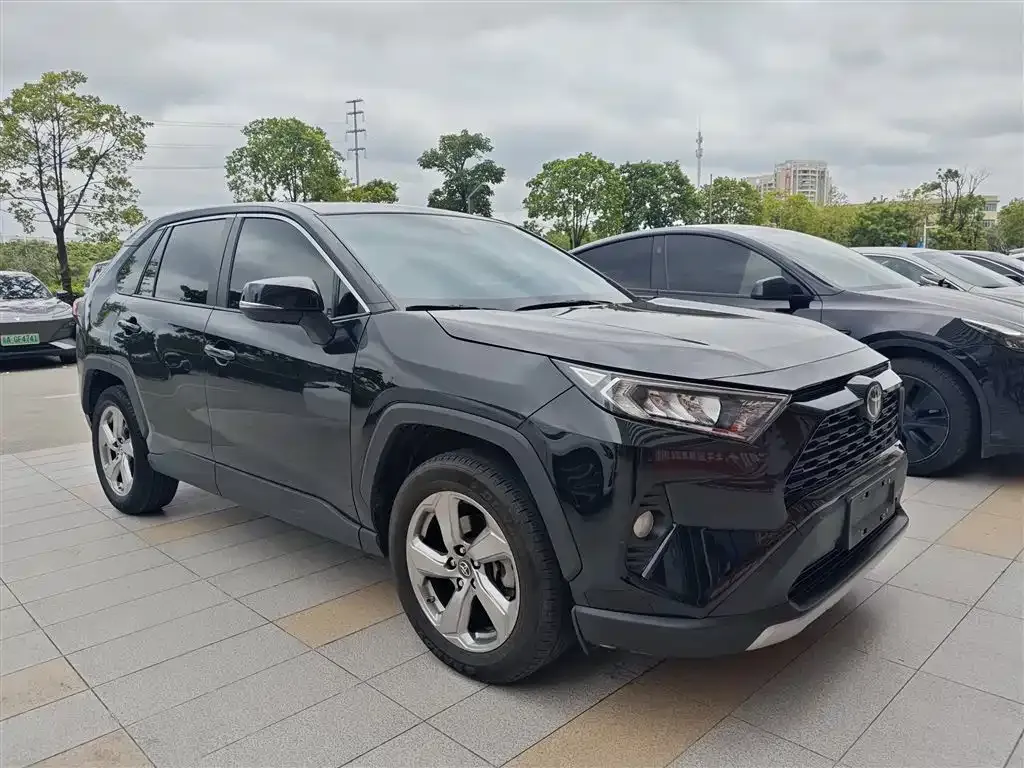 Toyota RAV4 — фото 3