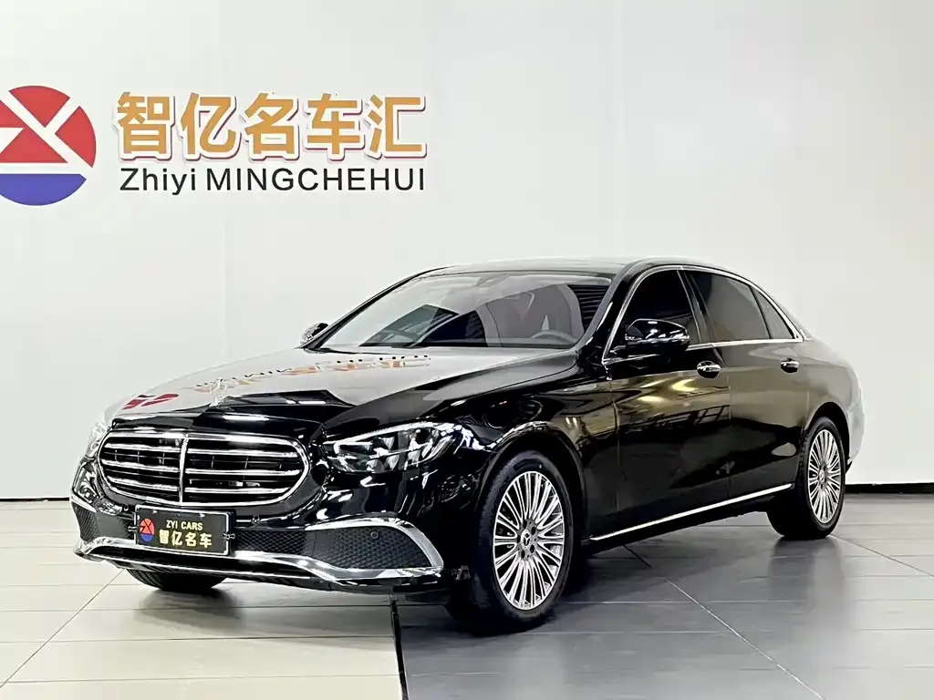 Mercedes-Benz E-Class — фото 1