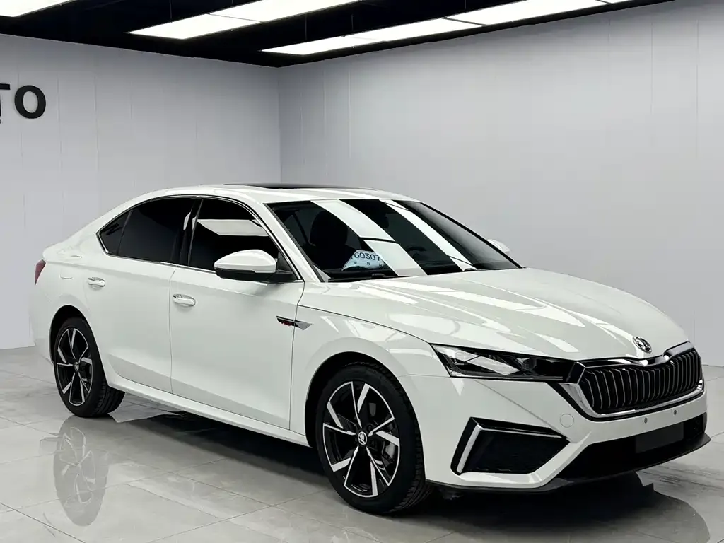 Skoda Octavia — фото 4