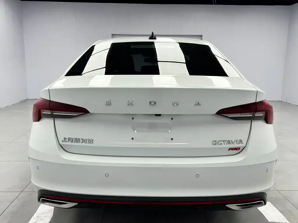 Skoda Octavia — фото 2
