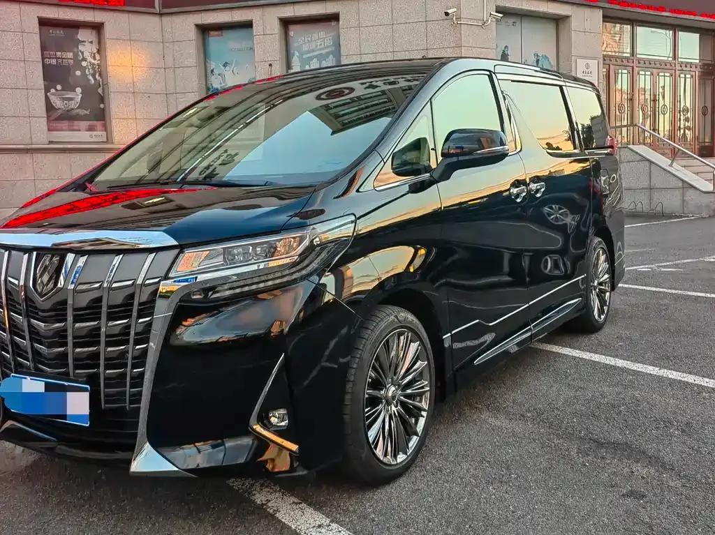 Toyota Alphard — фото 9