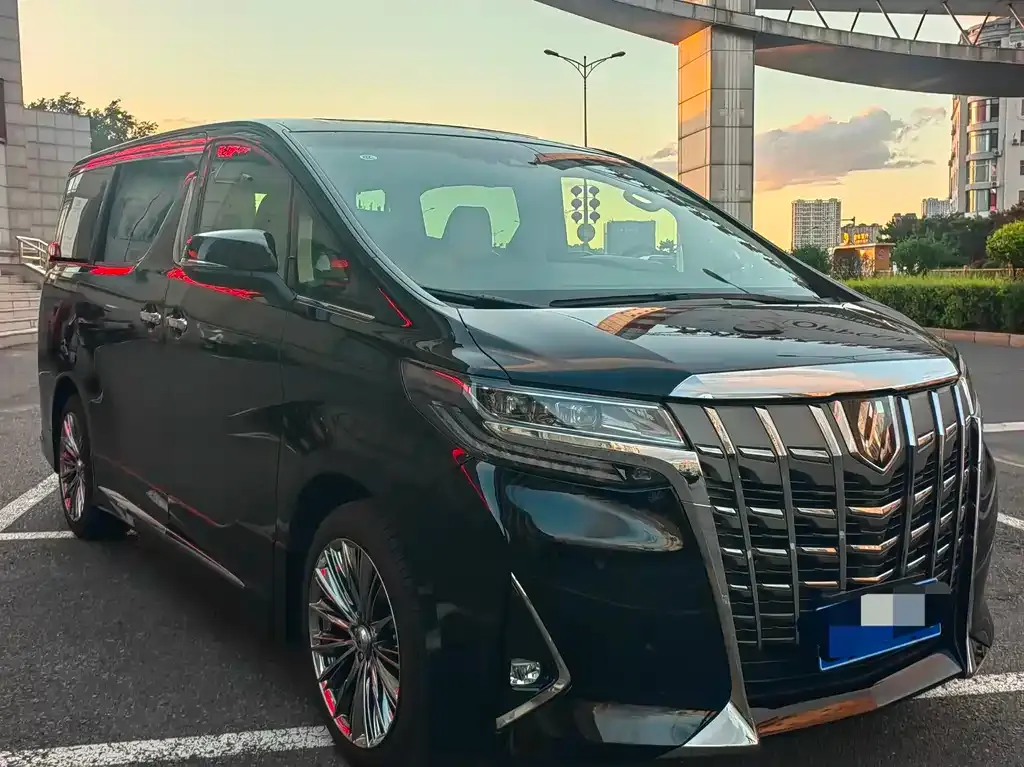 Toyota Alphard — фото 3