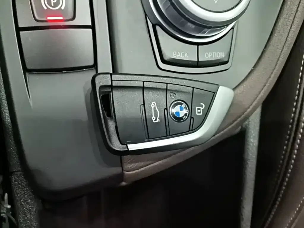 BMW X1 — фото 2
