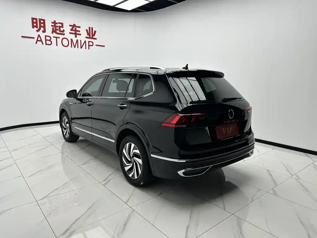 Volkswagen Tiguan L — фото 7