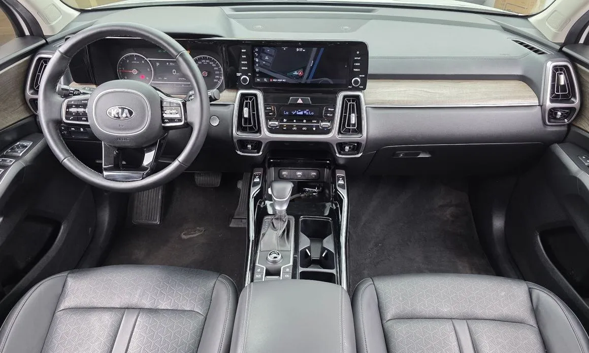 Kia Sorento — фото 8
