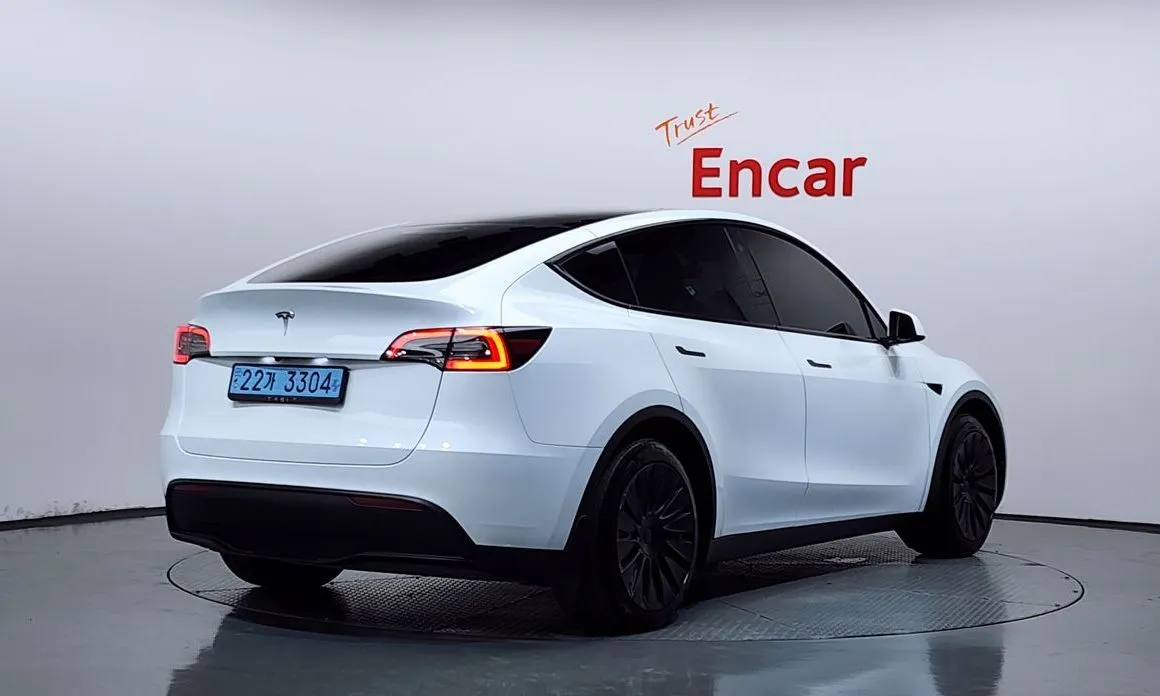 Tesla Model Y — фото 3