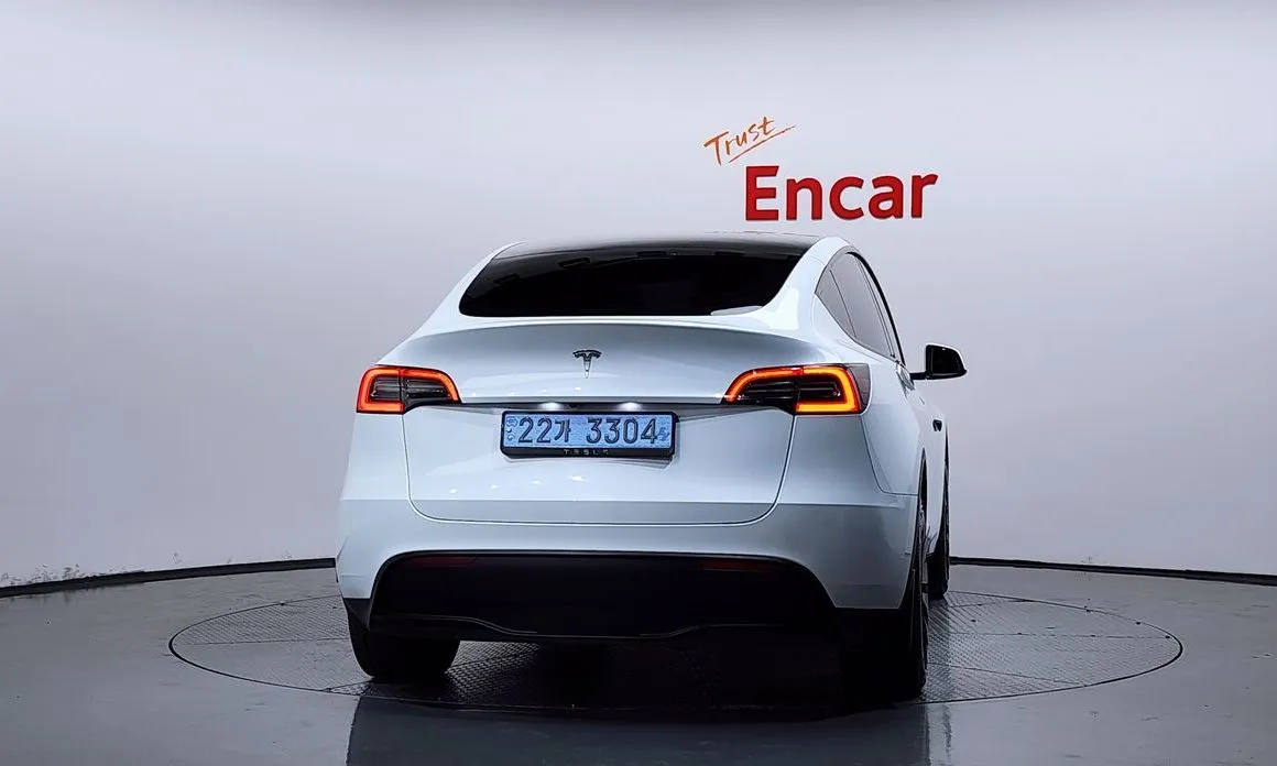 Tesla Model Y — фото 2