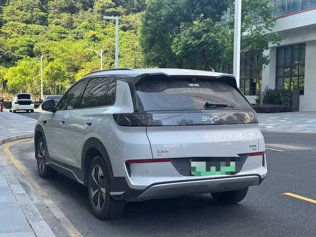 BYD Sealion 05 EV — фото 4