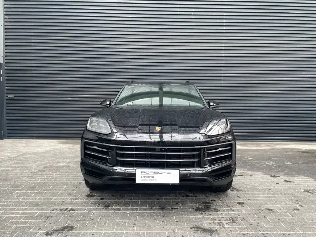 Porsche Cayenne — фото 1