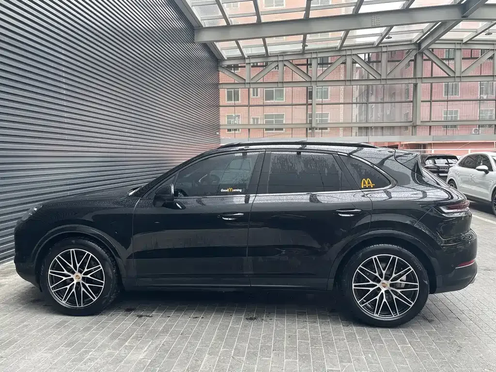 Porsche Cayenne — фото 7