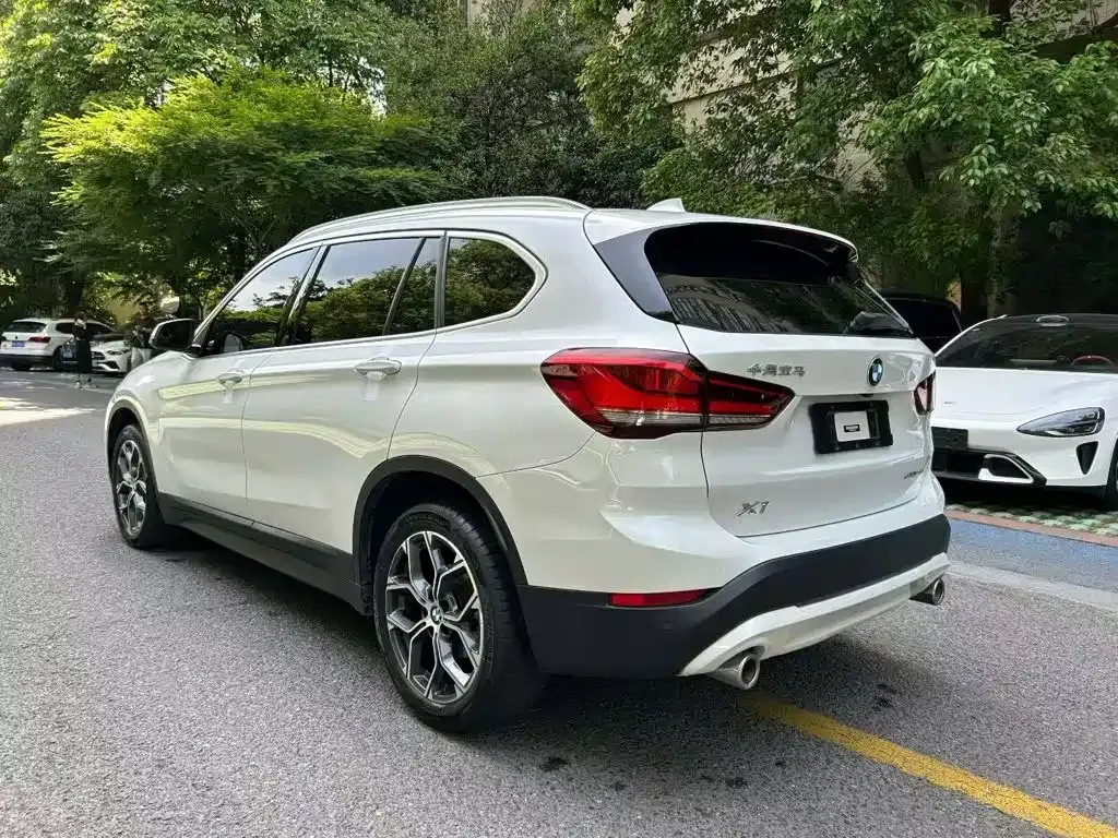 BMW X1 — фото 9