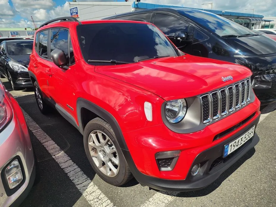 Jeep Renegade — фото 8