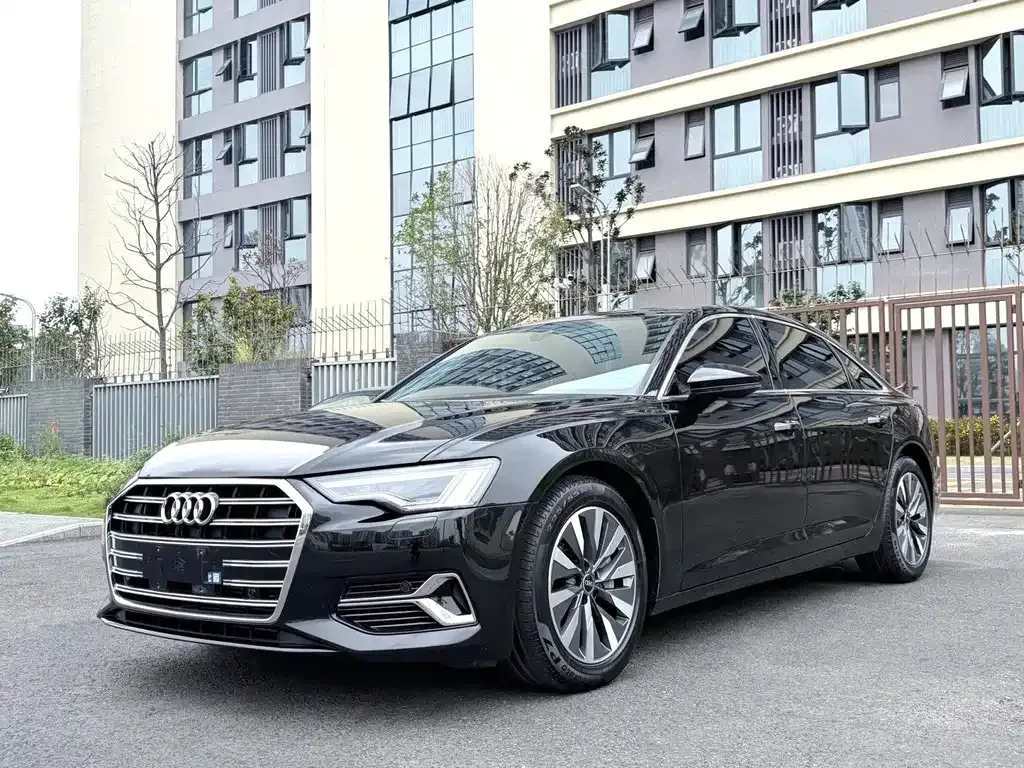 Audi A6L — фото 1