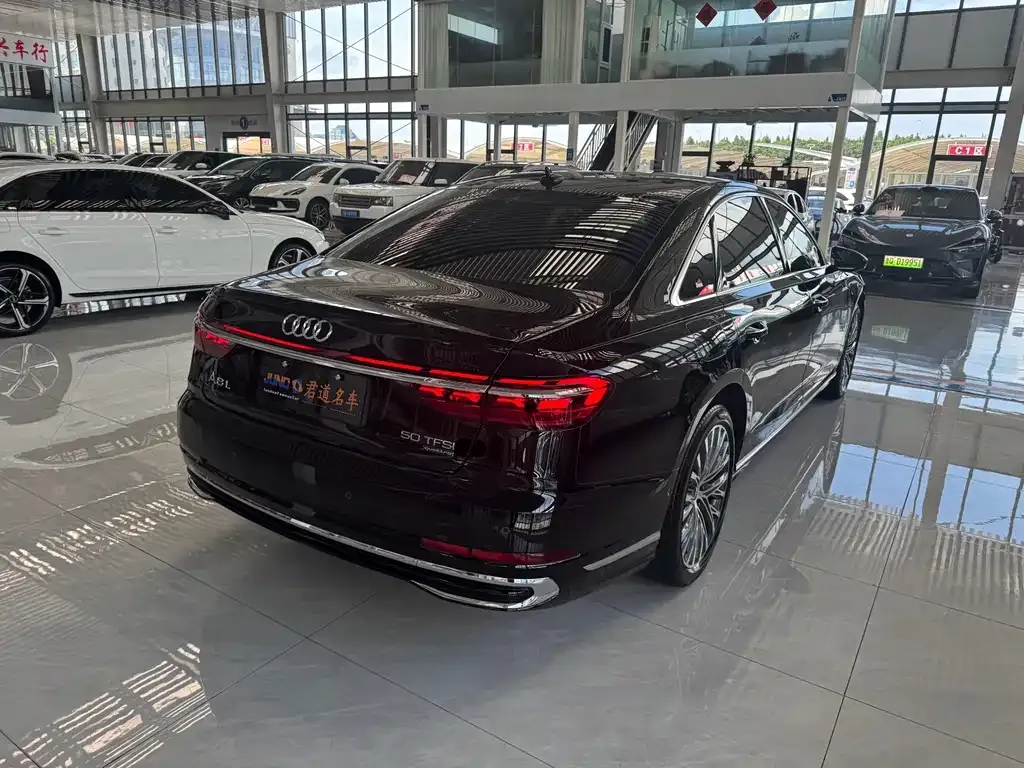 Audi A8 — фото 8
