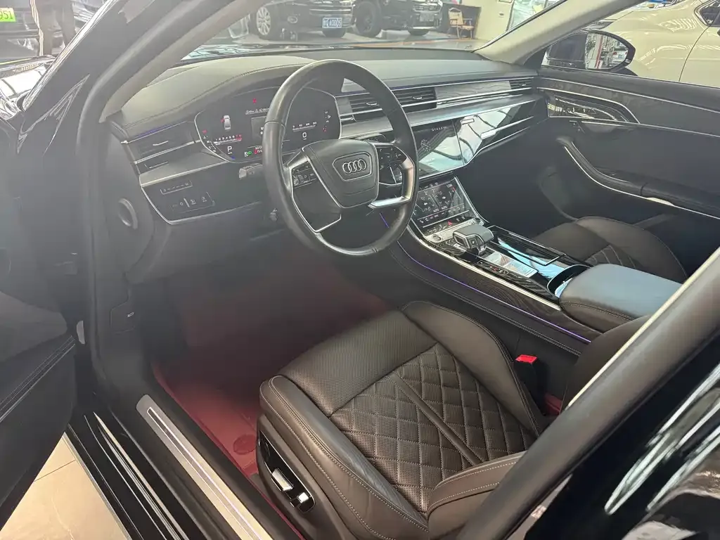 Audi A8 — фото 5