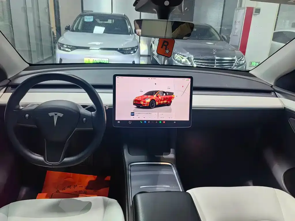 Tesla Model Y — фото 2