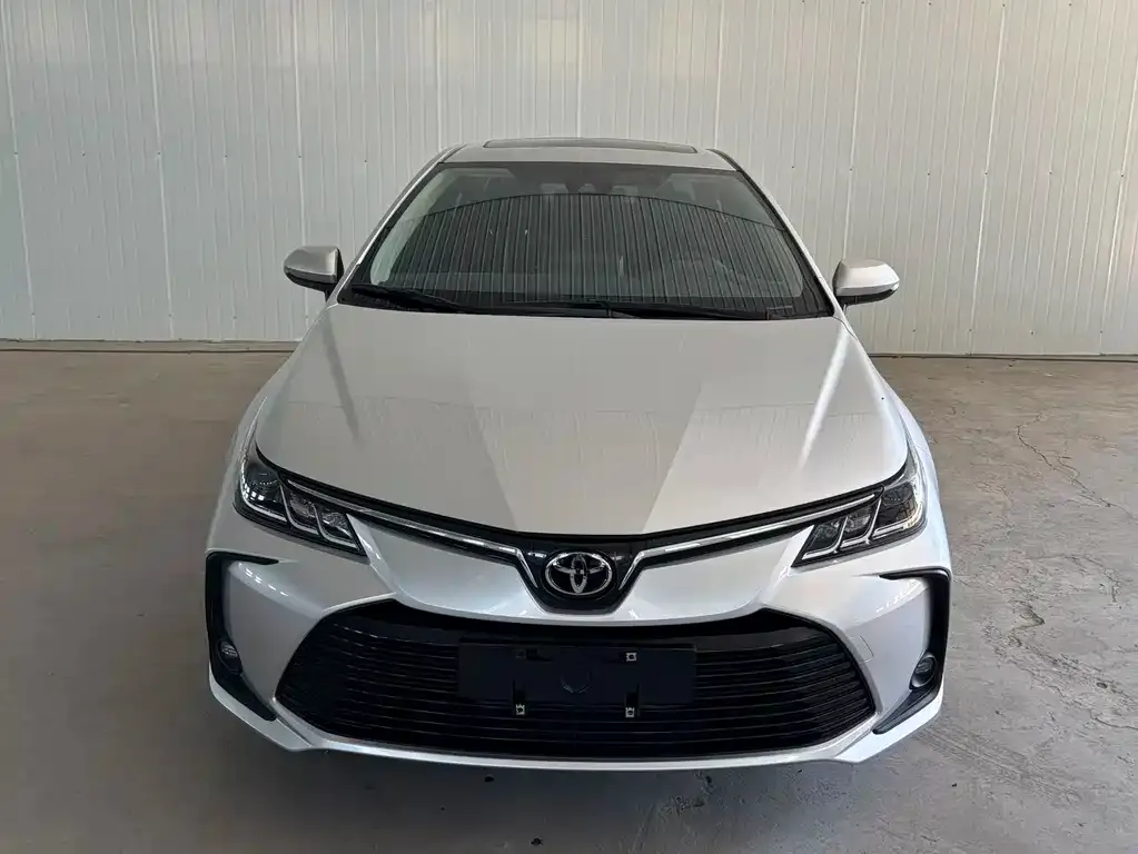 Toyota Corolla — фото 7