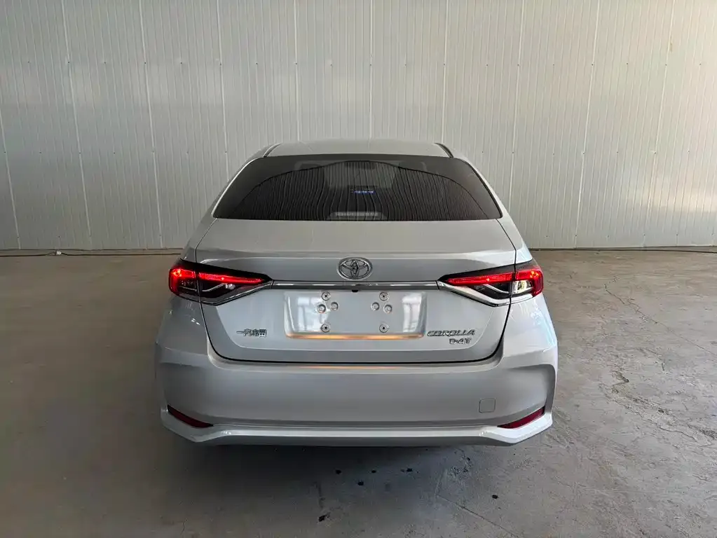 Toyota Corolla — фото 4