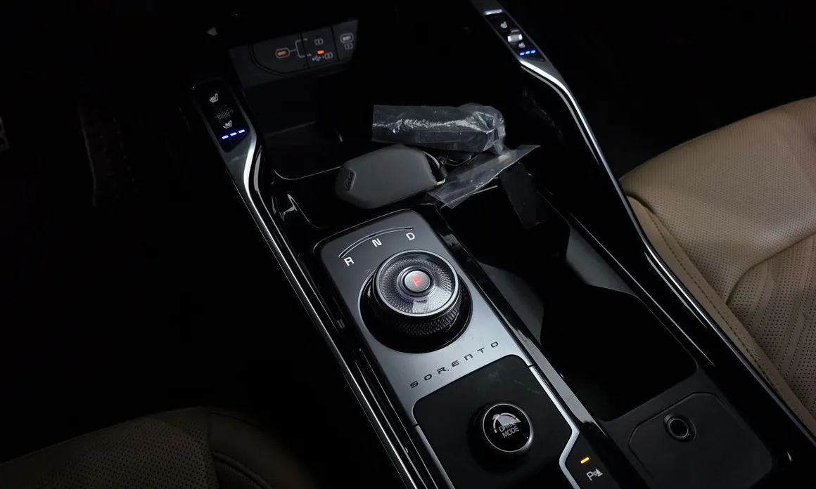 Kia Sorento — фото 8
