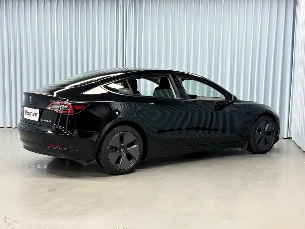 Tesla Model 3 — фото 6
