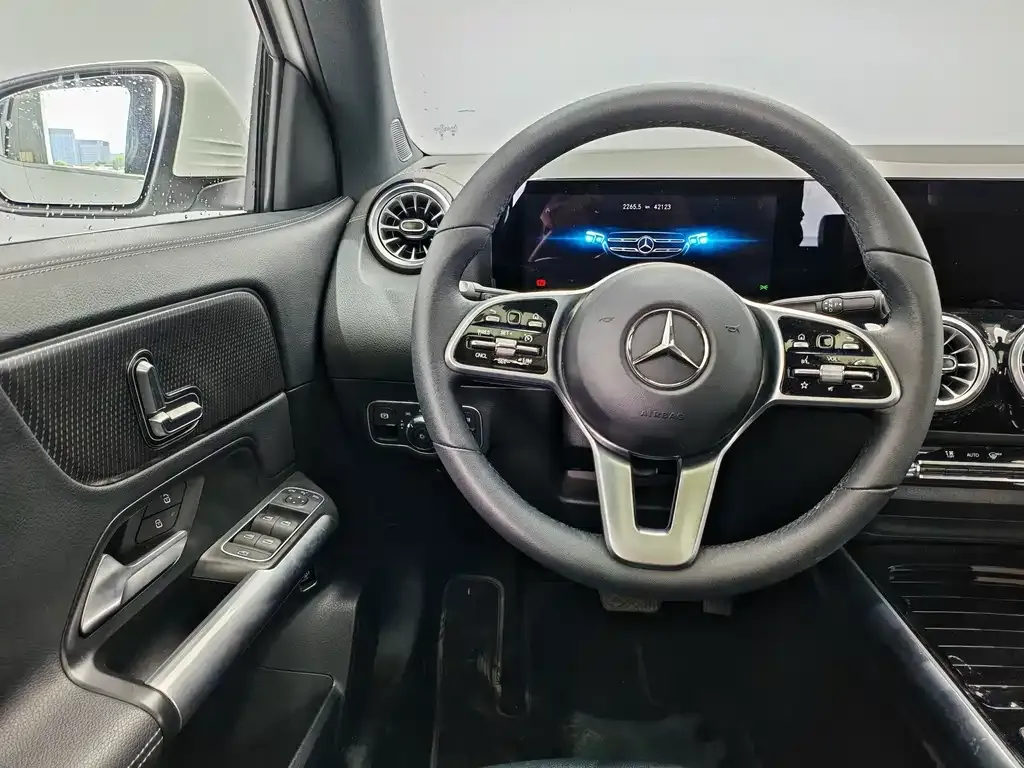 Mercedes-Benz GLA — фото 5