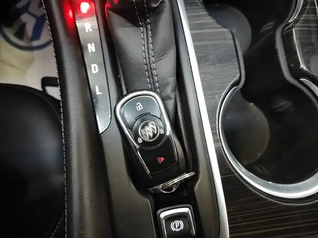 Buick Envision Plus — фото 10