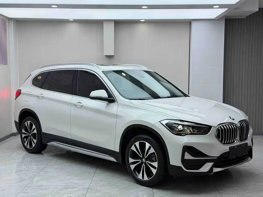 BMW X1 — фото 5