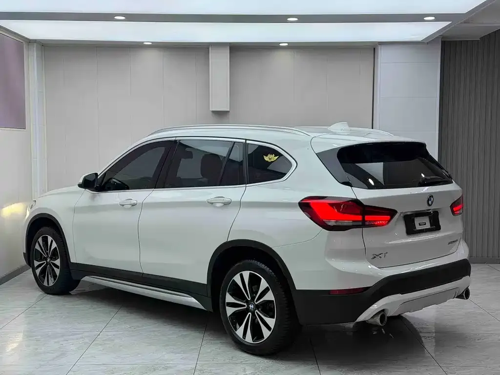 BMW X1 — фото 2